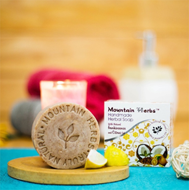 Natural soap – Citrus and Frankincense (pack of 6 soaps , 90 grams each)